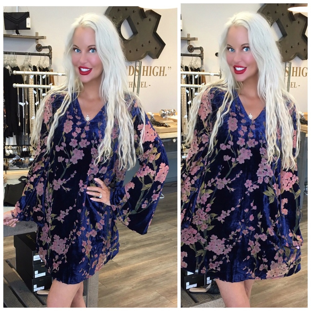 💕LAST 1! Navy Velvet Bell Sleeve Dress! Lined - Picture 2 of 6